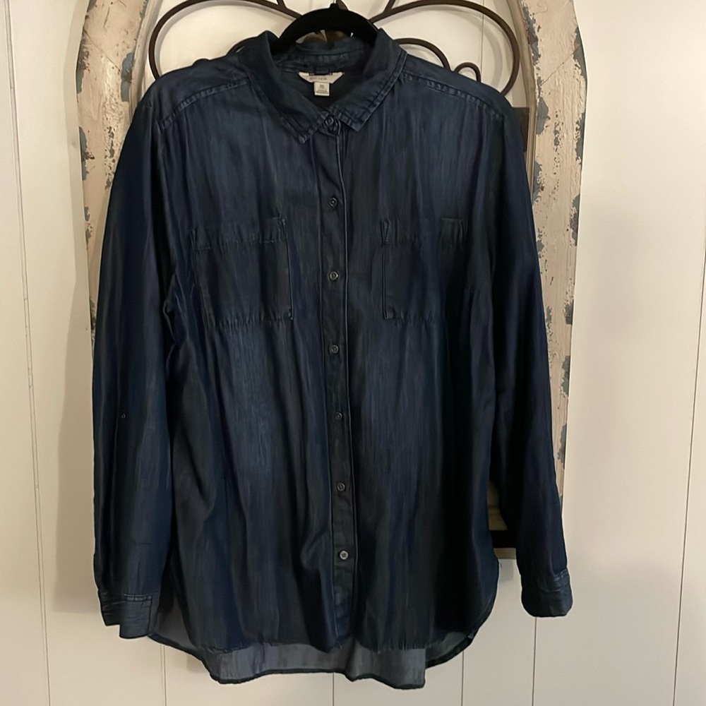 Cato soft thin denim button up blouse. NWOT. XL